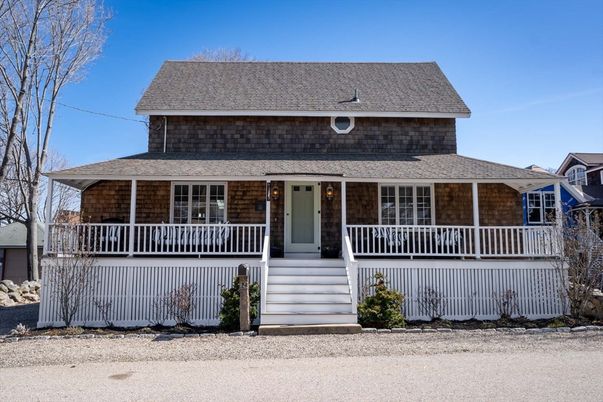 Exterior, Facade, Cape Cod