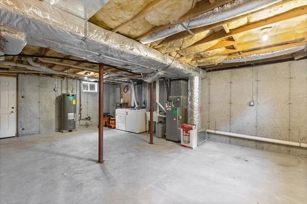 Interior, Washer, Wooden Beams