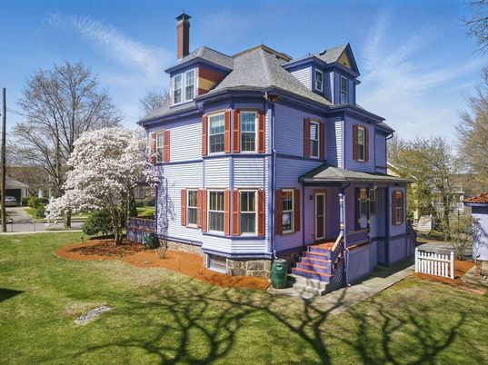 Backyard, Exterior, Facade, Queen Anne Victorian