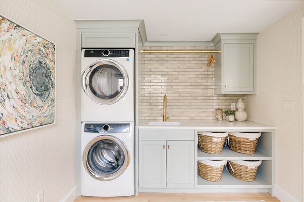 Interior, Utility Closets, Washer, Wood Texture Flooring