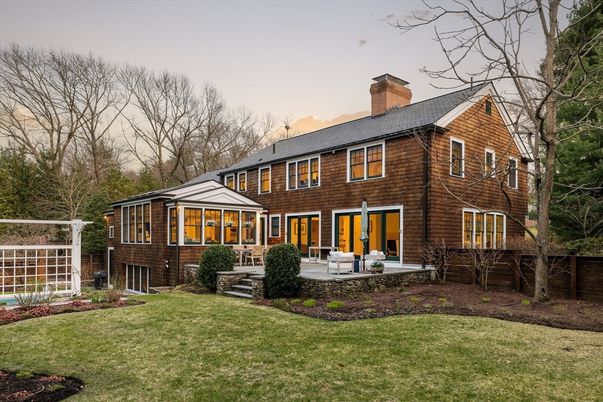Backyard, Exterior, Facade, Brick Facade, Georgian