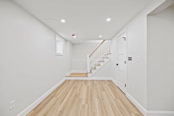 Empty room, Interior, Recessed Lighting, Wood Texture Flooring