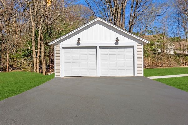 Detached Garage, Exterior