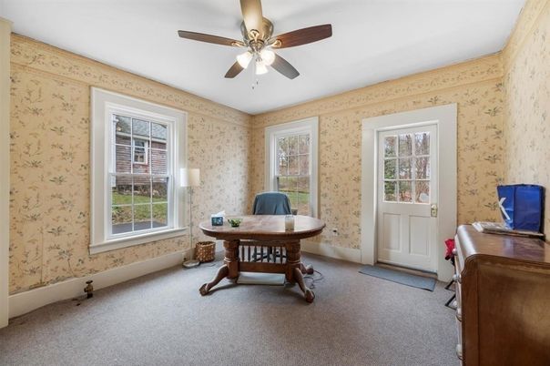 Home Office, Interior