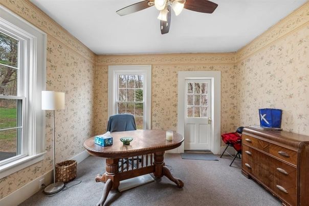 Home Office, Interior