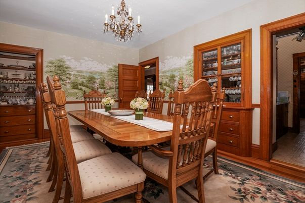 Chandelier, Dining room, Interior