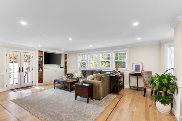 Interior, Living room, Recessed Lighting, Wood Texture Flooring