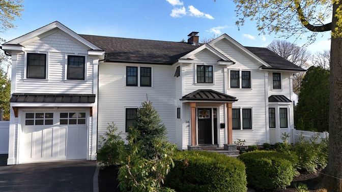 Attached, Exterior, Facade, Farmhouse
