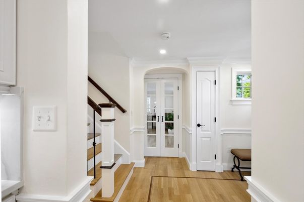 Interior, Recessed Lighting, Wood Texture Flooring