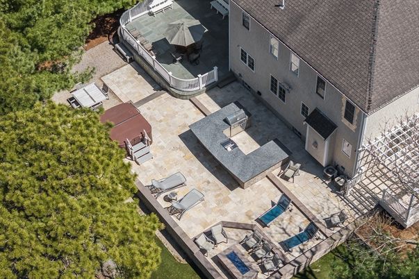 Exterior, Drone