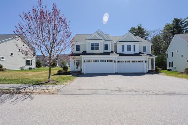 Attached, Exterior, Facade, Farmhouse