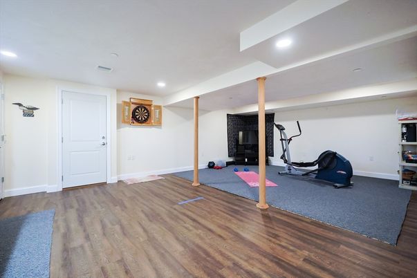 Fitness Equipment, Interior, Recessed Lighting, Wood Texture Flooring