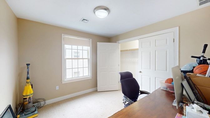 Home Office, Interior