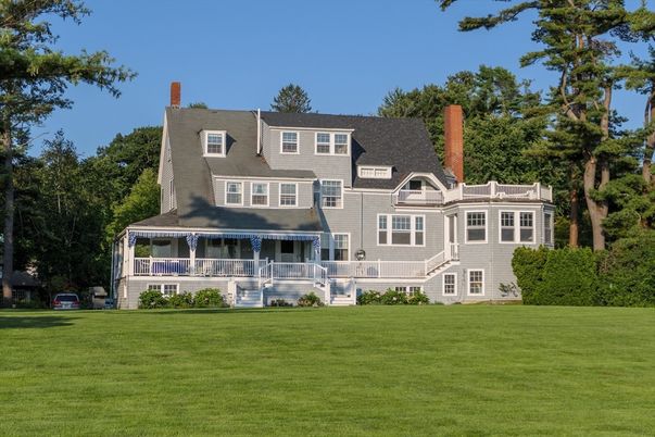 Backyard, Exterior, Facade, Queen Anne Victorian