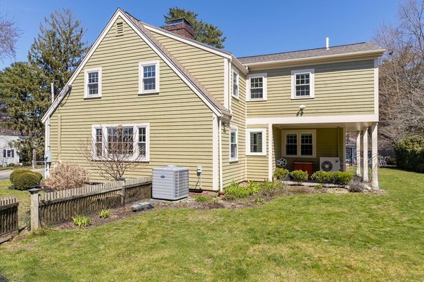 Backyard, Exterior, Facade, Queen Anne Victorian