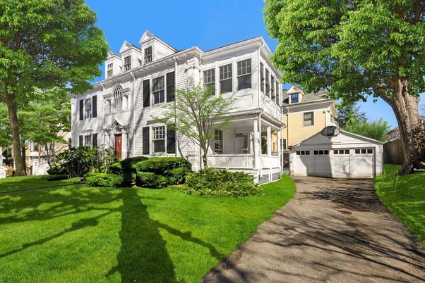 Backyard, Detached Garage, Exterior, Facade, Rowhouse