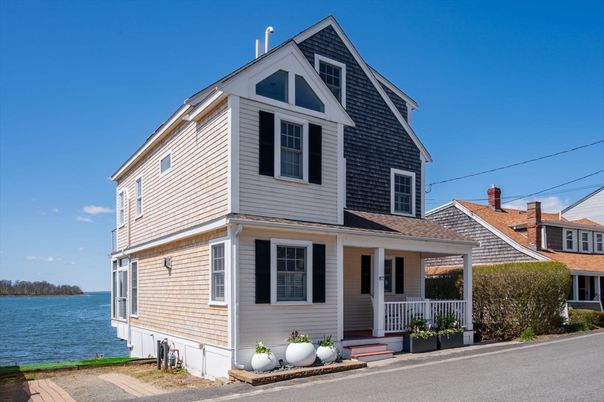 Exterior, Facade, Water, Queen Anne Victorian