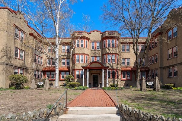 Backyard, Exterior, Facade, Rowhouse