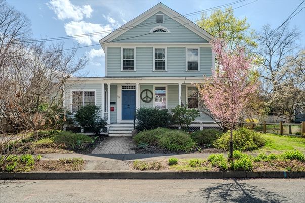 Exterior, Facade, Queen Anne Victorian