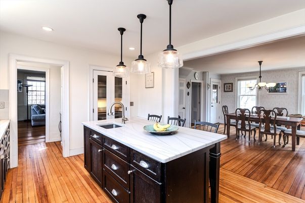 Dining room, Interior, Kitchen, Pendant Lights, Recessed Lighting, Wood Texture Flooring