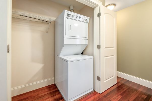 Interior, Utility Closets, Washer, Wood Texture Flooring