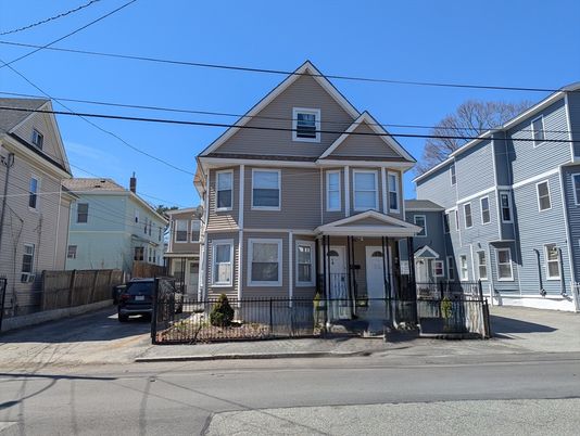 Exterior, Facade, Queen Anne Victorian