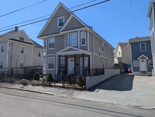 Exterior, Facade, Queen Anne Victorian