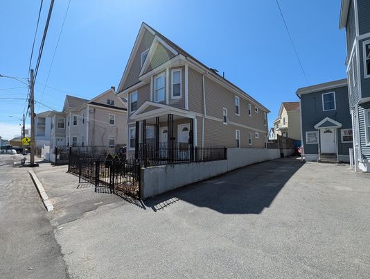 Exterior, Facade, Queen Anne Victorian