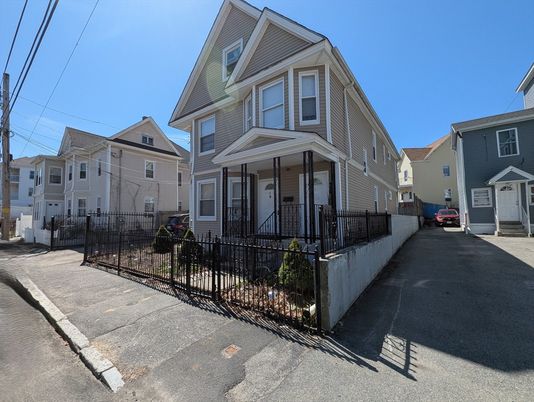 Exterior, Facade, Queen Anne Victorian