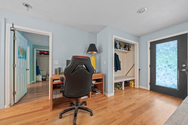 Home Office, Interior, Recessed Lighting, Wood Texture Flooring