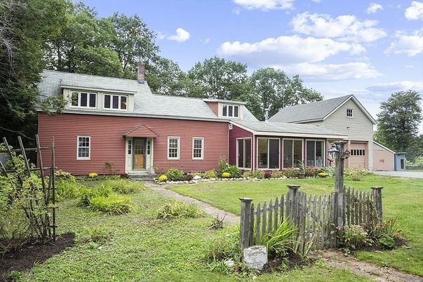 Backyard, Exterior, Facade, Cape Cod