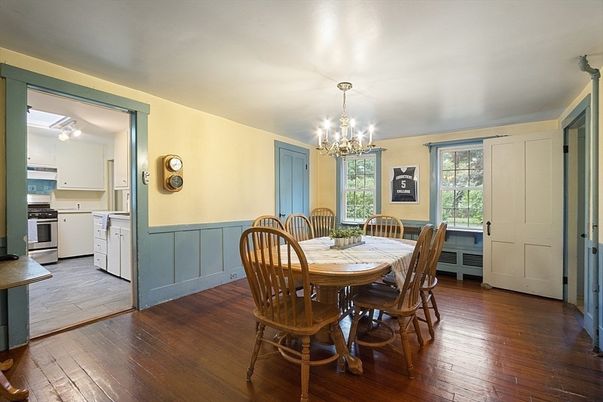 Chandelier, Dining room, Interior, Kitchen, Wood Texture Flooring