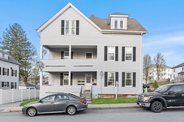 Exterior, Facade, Queen Anne Victorian