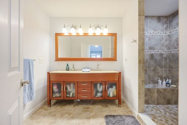 Bathroom, Dual Sink Vanities, Interior