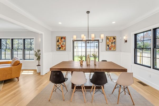 Chandelier, Dining room, Interior, Recessed Lighting, Wood Texture Flooring