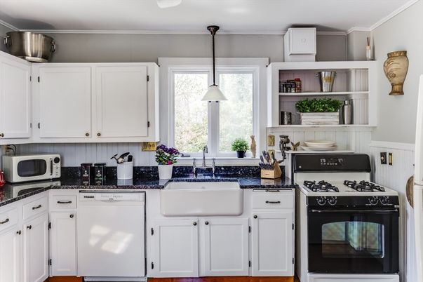 Interior, Kitchen, Pendant Lights, Wood Texture Flooring