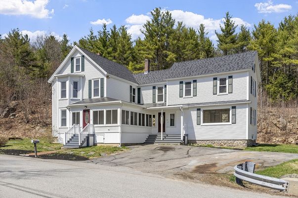 Exterior, Facade, Farmhouse