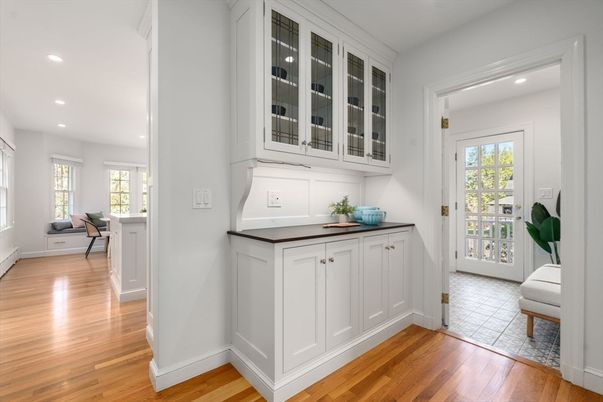 Interior, Recessed Lighting, Wood Texture Flooring