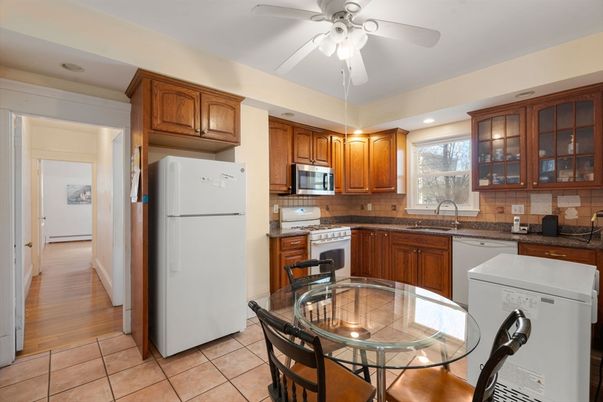 Dining room, Interior, Kitchen, Recessed Lighting, Wood Texture Flooring
