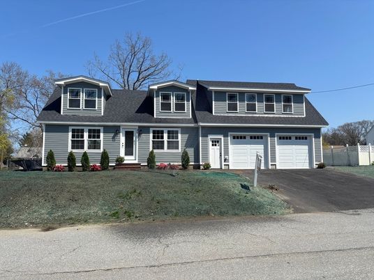 Attached, Exterior, Facade, Cape Cod
