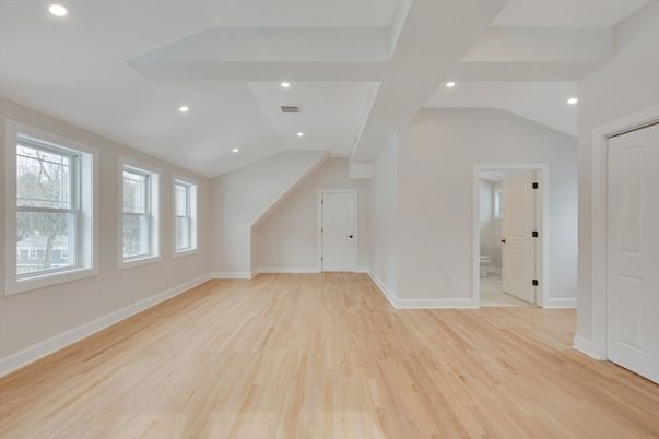 Empty room, Interior, Recessed Lighting, Wood Texture Flooring