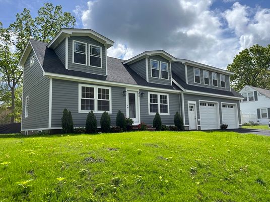 Attached, Exterior, Facade, Cape Cod