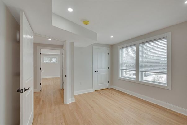 Empty room, Interior, Recessed Lighting, Wood Texture Flooring