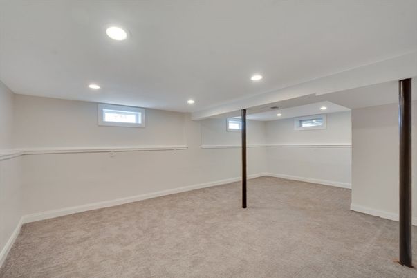 Empty room, Interior, Recessed Lighting