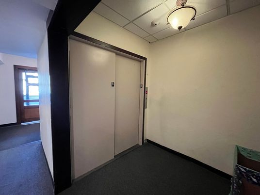 Elevator, Interior