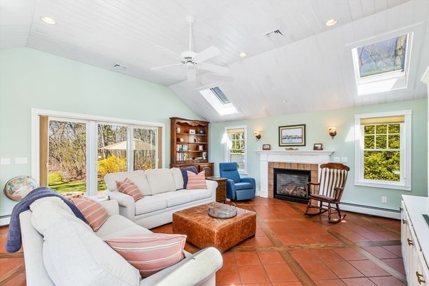 Fireplace, Interior, Living room, Recessed Lighting