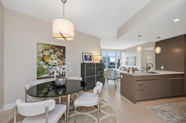 Dining room, Interior, Kitchen, Pendant Lights, Recessed Lighting, Wood Texture Flooring