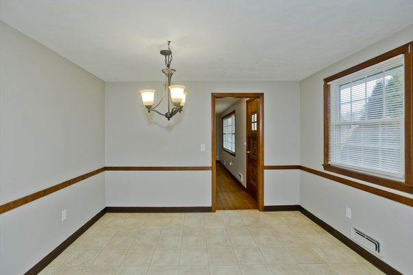 Interior, Pendant Lights, Wood Texture Flooring