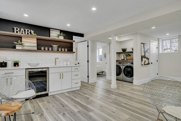 Interior, Recessed Lighting, Utility Closets, Washer, Wood Texture Flooring
