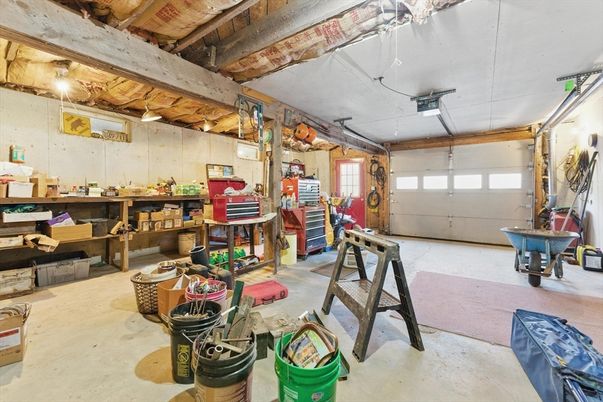 Garage, Interior, Wooden Beams